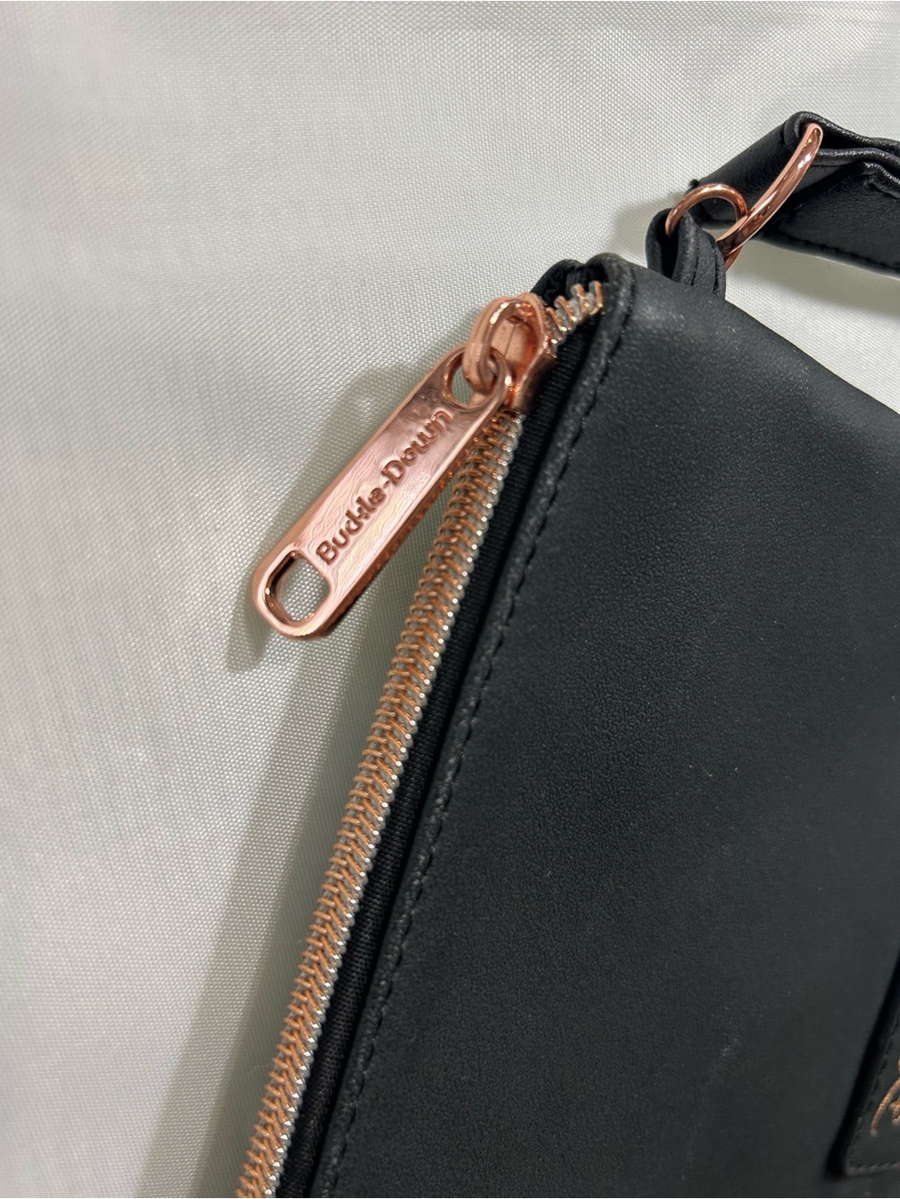 Buckle Down Collectible Snow White Black Wristlet with Rose Gold Castle Accent - Picture 5 of 6
